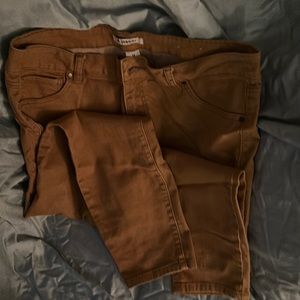 D jeans like new. Size 14. Mustard color